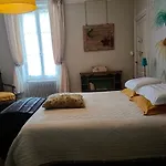 Chateau D'arfeuilles Et Tables D'hotes * Arfeuilles