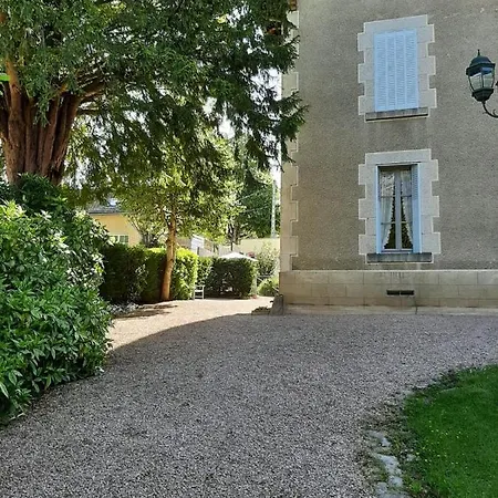Chateau D'arfeuilles Et Tables D'hotes Bed & Breakfast Arfeuilles