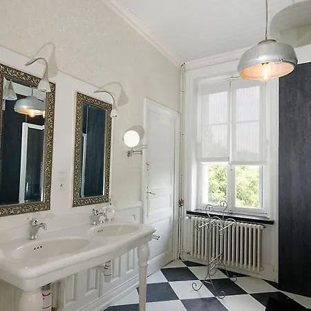 Chateau D'arfeuilles Et Tables D'hotes Bed & Breakfast