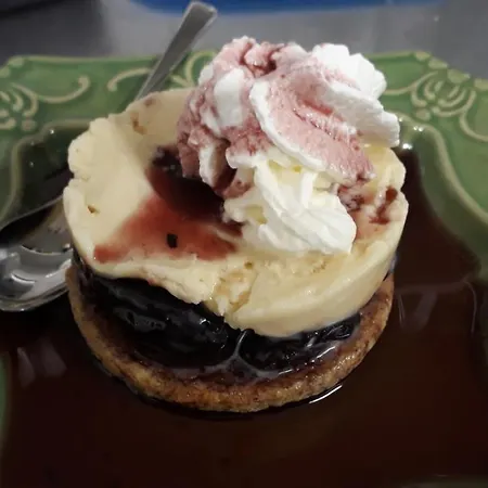 Chateau D'arfeuilles Et Tables D'hotes Bed & Breakfast *