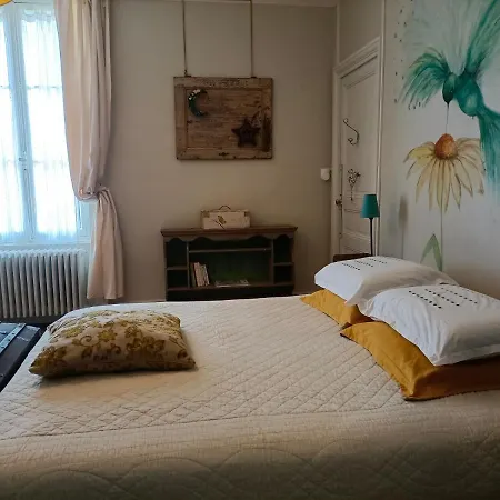 Château D'arfeuilles Et Tables D'hôtes Couette-café *