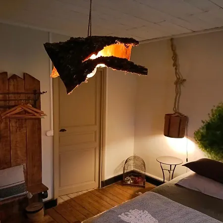 Couette-café Château D'arfeuilles Et Tables D'hôtes