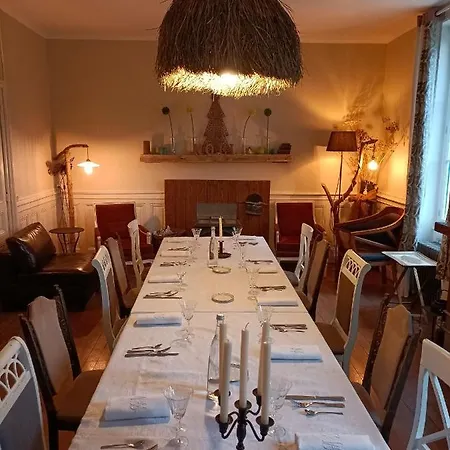 Chateau D'arfeuilles Et Tables D'hotes Bed & Breakfast