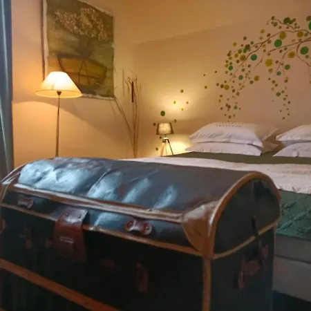 Couette-café Château D'arfeuilles Et Tables D'hôtes *