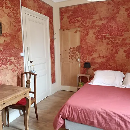 Couette-café Château D'arfeuilles Et Tables D'hôtes Arfeuilles