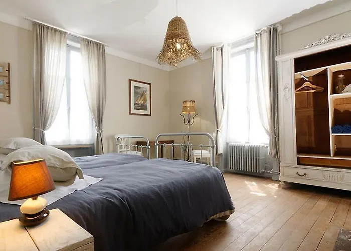 Bed & Breakfast Chateau D'arfeuilles Et Tables D'hotes