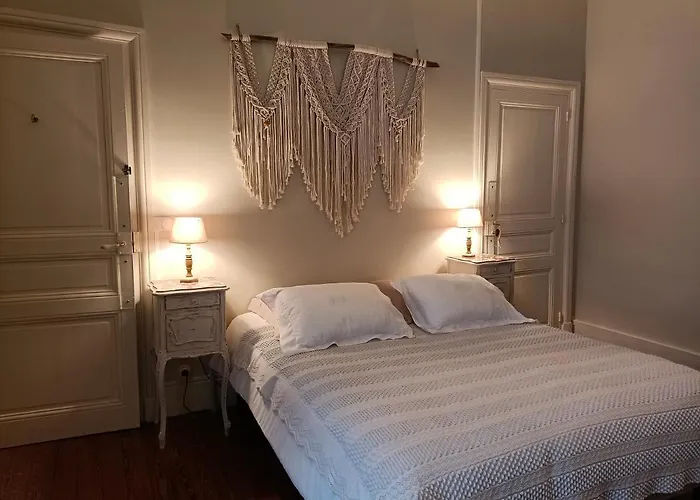 Chateau D'arfeuilles Et Tables D'hotes * Arfeuilles