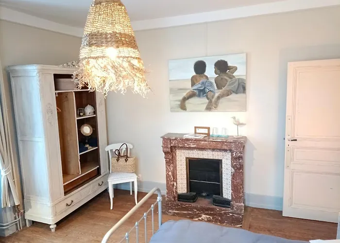 Chateau D'arfeuilles Et Tables D'hotes * Arfeuilles