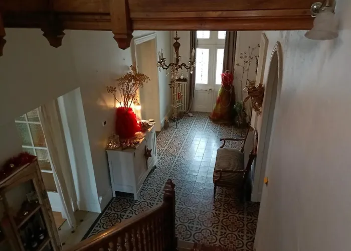 Chateau D'arfeuilles Et Tables D'hotes * Arfeuilles