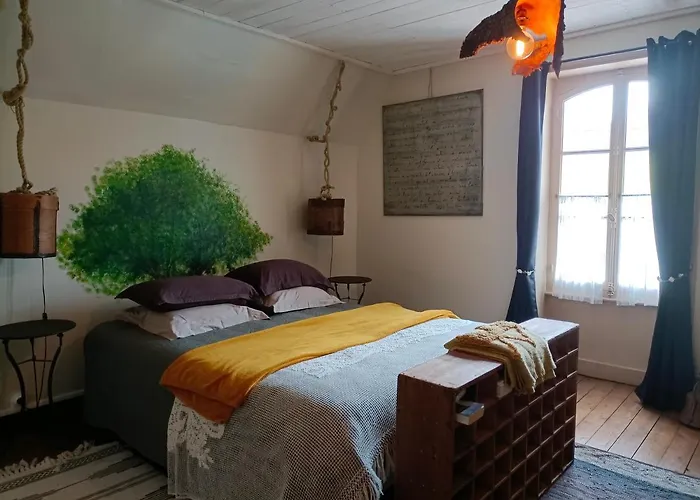 Chateau D'arfeuilles Et Tables D'hotes Отель типа 