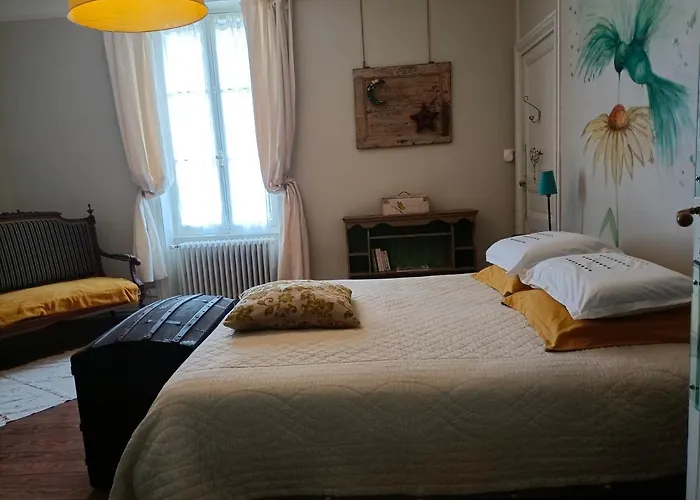 Chateau D'arfeuilles Et Tables D'hotes * Arfeuilles