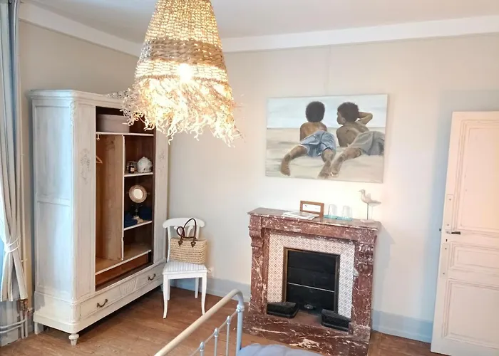 Bed & Breakfast Chateau D'arfeuilles Et Tables D'hotes