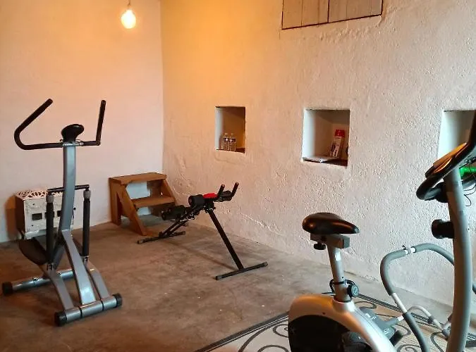 Chateau D'arfeuilles Et Tables D'hotes Bed & Breakfast